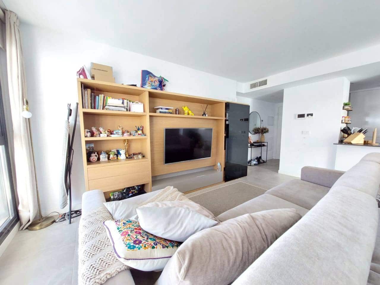 2 soverom Leilighet til salgs i Alicante by med svømmebasseng garasje - € 620 000 (Ref: 9861409)