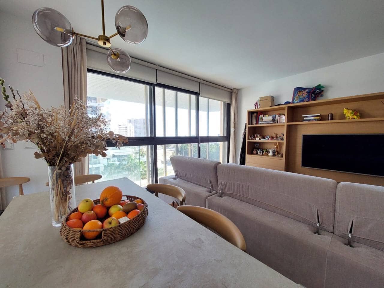 2 soverom Leilighet til salgs i Alicante by med svømmebasseng garasje - € 620 000 (Ref: 9861409)