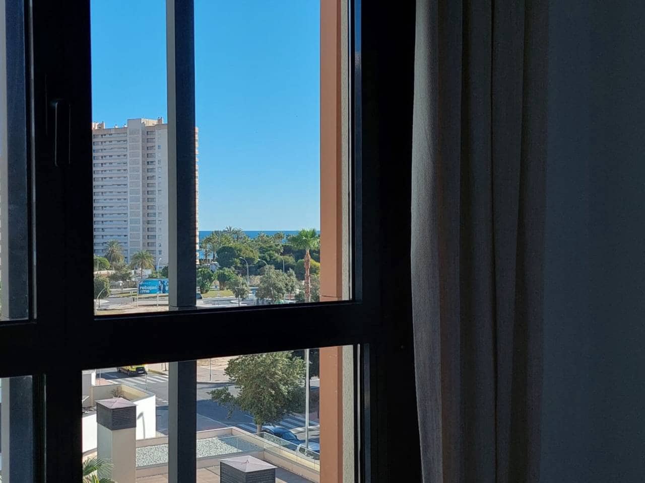 2 soverom Leilighet til salgs i Alicante by med svømmebasseng garasje - € 620 000 (Ref: 9861409)