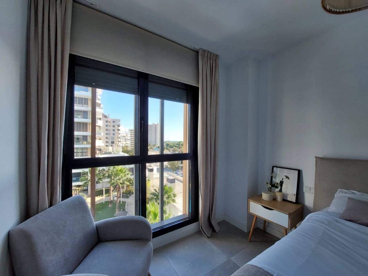 2 soverom Leilighet til salgs i Alicante by med svømmebasseng garasje - € 620 000 (Ref: 9861409)