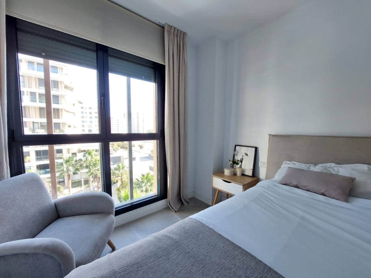 2 soverom Leilighet til salgs i Alicante by med svømmebasseng garasje - € 620 000 (Ref: 9861409)