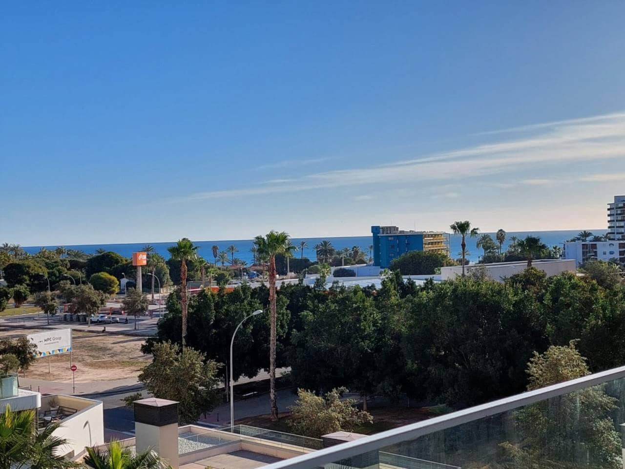 2 soverom Leilighet til salgs i Alicante by med svømmebasseng garasje - € 620 000 (Ref: 9861409)