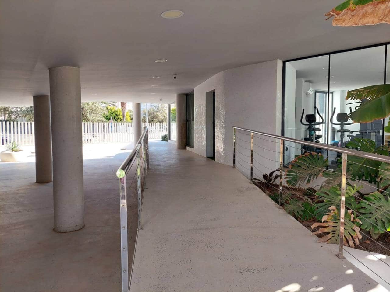 2 soverom Leilighet til salgs i Alicante by med svømmebasseng garasje - € 620 000 (Ref: 9861409)