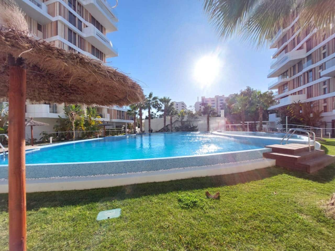 2 soverom Leilighet til salgs i Alicante by med svømmebasseng garasje - € 620 000 (Ref: 9861409)