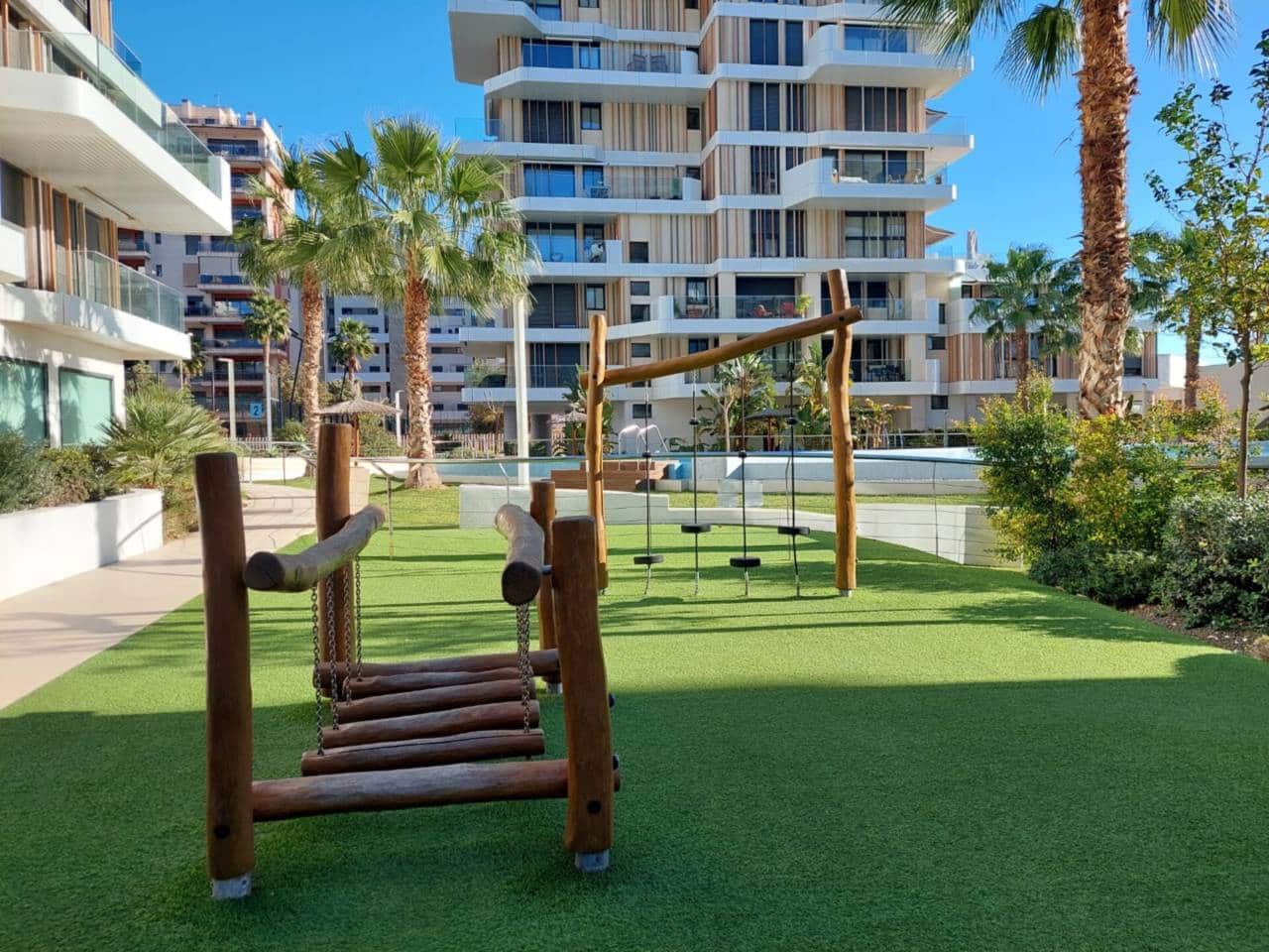 2 soverom Leilighet til salgs i Alicante by med svømmebasseng garasje - € 620 000 (Ref: 9861409)