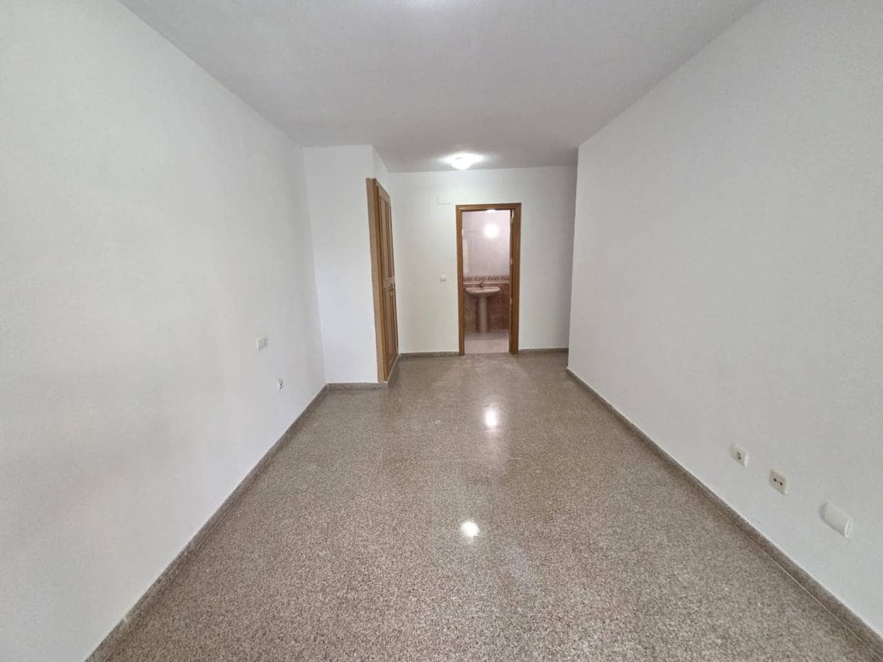 4 Zimmer Wohnung zu vermieten in Alicante / Alacant Stadt mit Pool Garage - 1.500 € (Ref: 9863710)