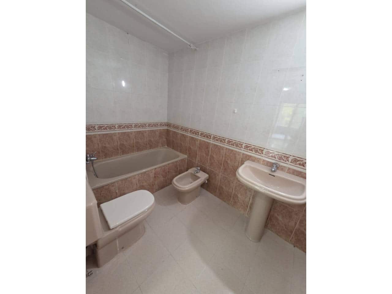 4 Zimmer Wohnung zu vermieten in Alicante / Alacant Stadt mit Pool Garage - 1.500 € (Ref: 9863710)