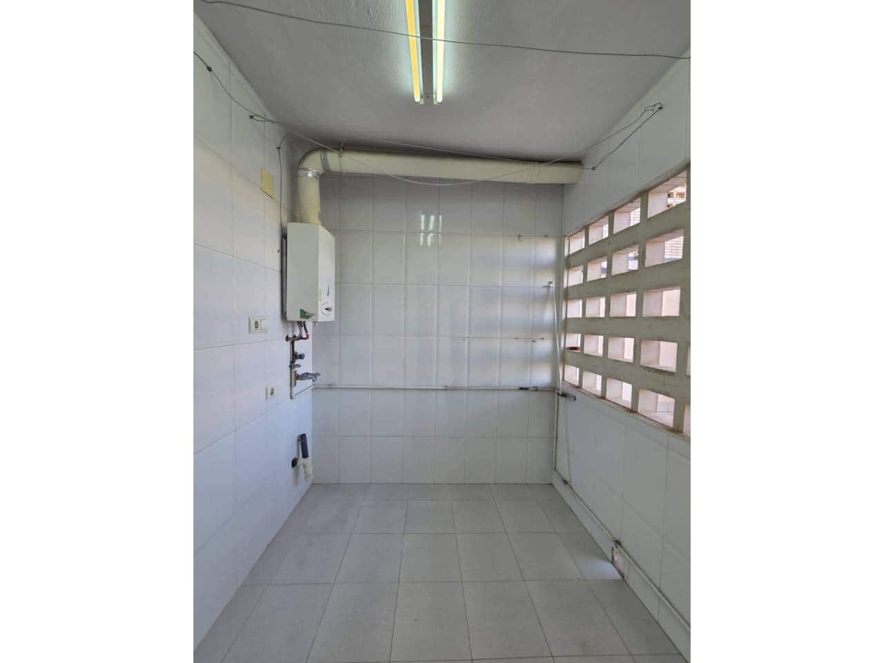 4 Zimmer Wohnung zu vermieten in Alicante / Alacant Stadt mit Pool Garage - 1.500 € (Ref: 9863710)