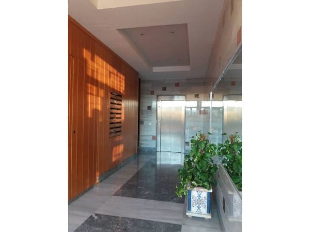 Appartement de 4 chambres à louer à Alicante ville avec piscine garage - 1 500 € (Ref: 9863710)