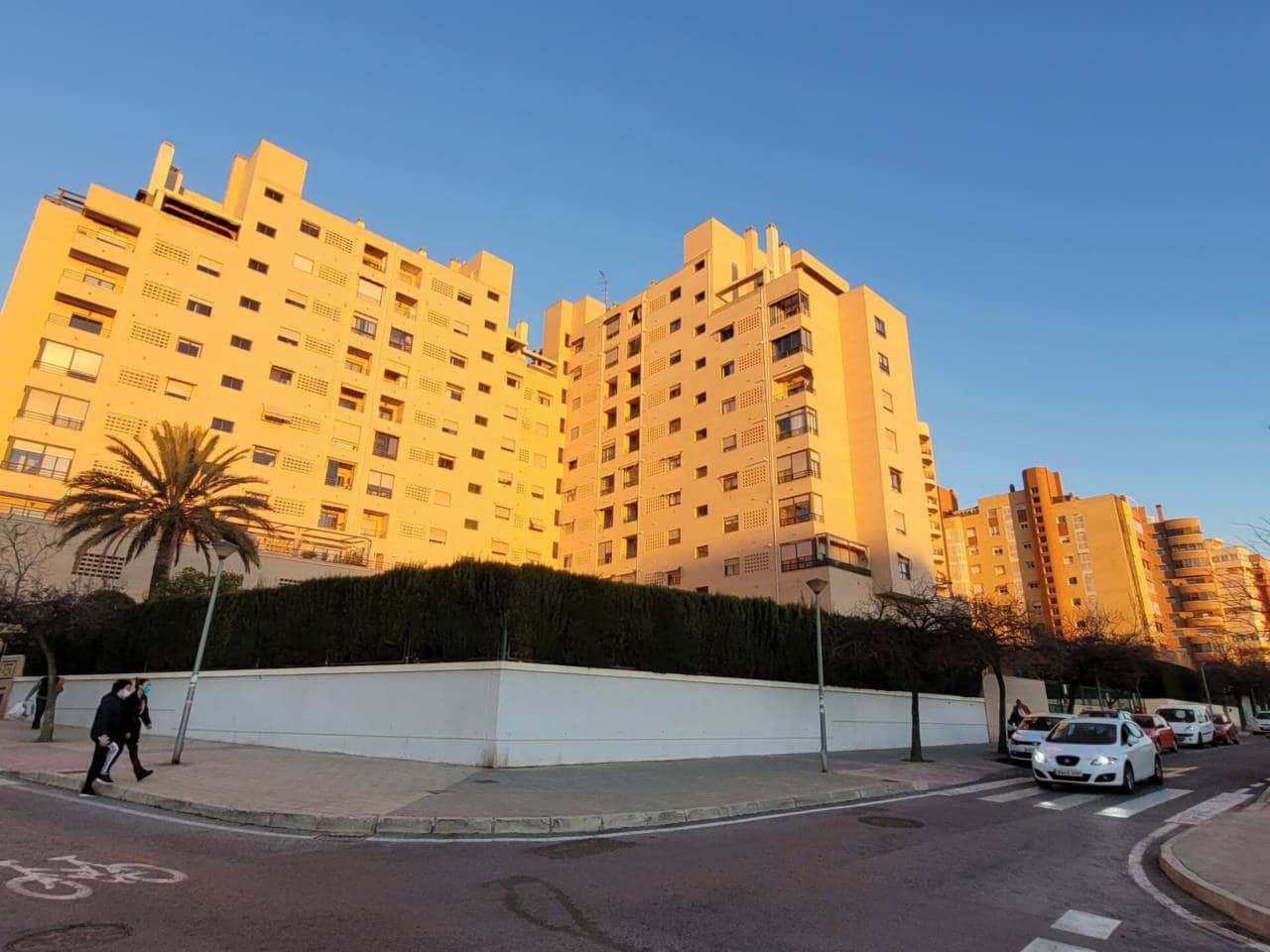 4 Zimmer Wohnung zu vermieten in Alicante / Alacant Stadt mit Pool Garage - 1.500 € (Ref: 9863710)