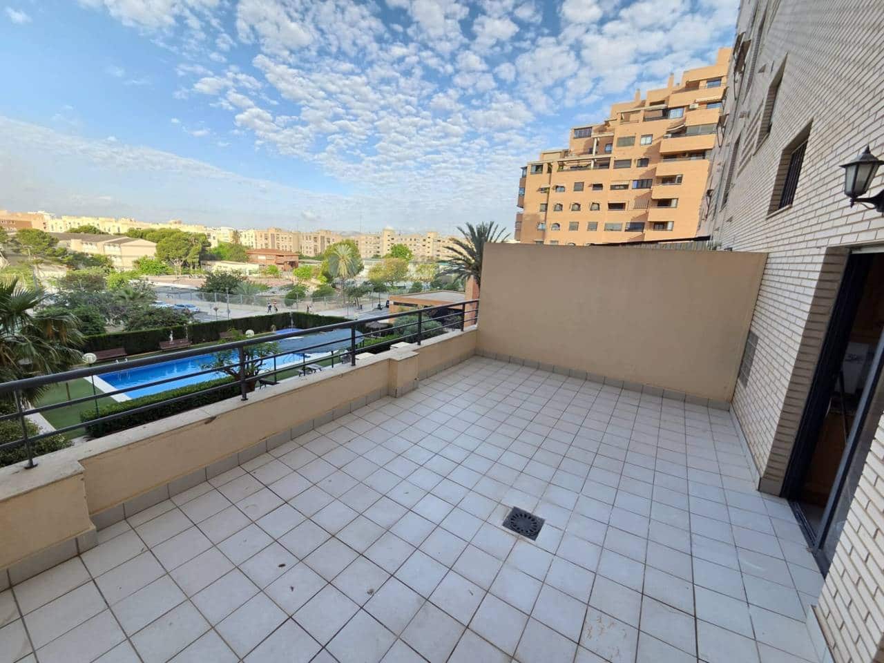 4 Zimmer Wohnung zu vermieten in Alicante / Alacant Stadt mit Pool Garage - 1.500 € (Ref: 9863710)