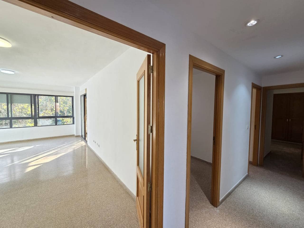 4 Zimmer Wohnung zu vermieten in Alicante / Alacant Stadt mit Pool Garage - 1.500 € (Ref: 9863710)