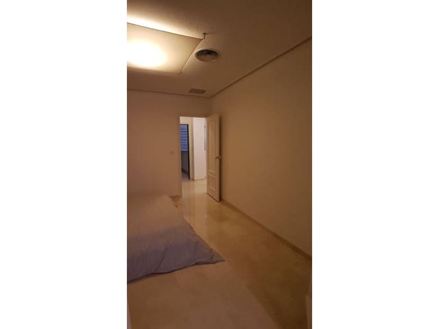 2 bedroom Penthouse for rent in Alicante / Alacant city - € 1,200 (Ref: 9961707)