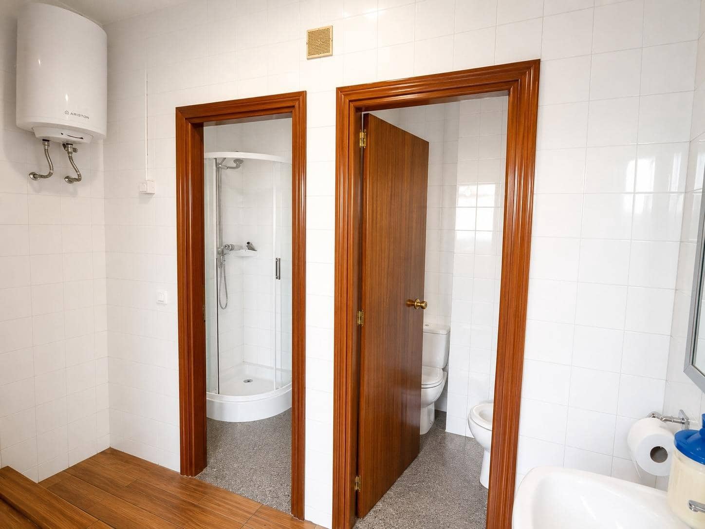 Bedrift til salgs i Almansa med garasje - € 600 000 (Ref: 10004167)