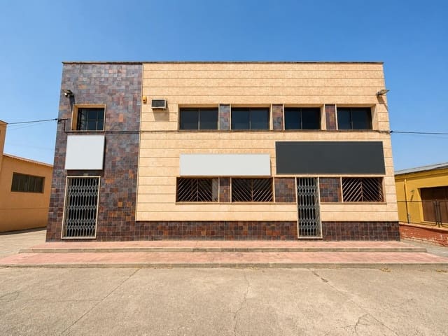 Bedrift til salgs i Almansa med garasje - € 600 000 (Ref: 10004167)