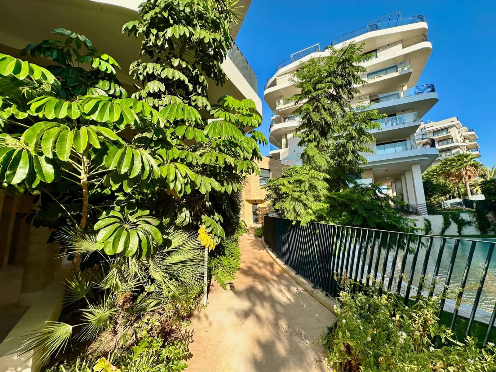 2 soveværelse Lejlighed til leje i La Villajoyosa / Vila Joiosa med swimmingpool - € 1.900 (Ref: 10005624)