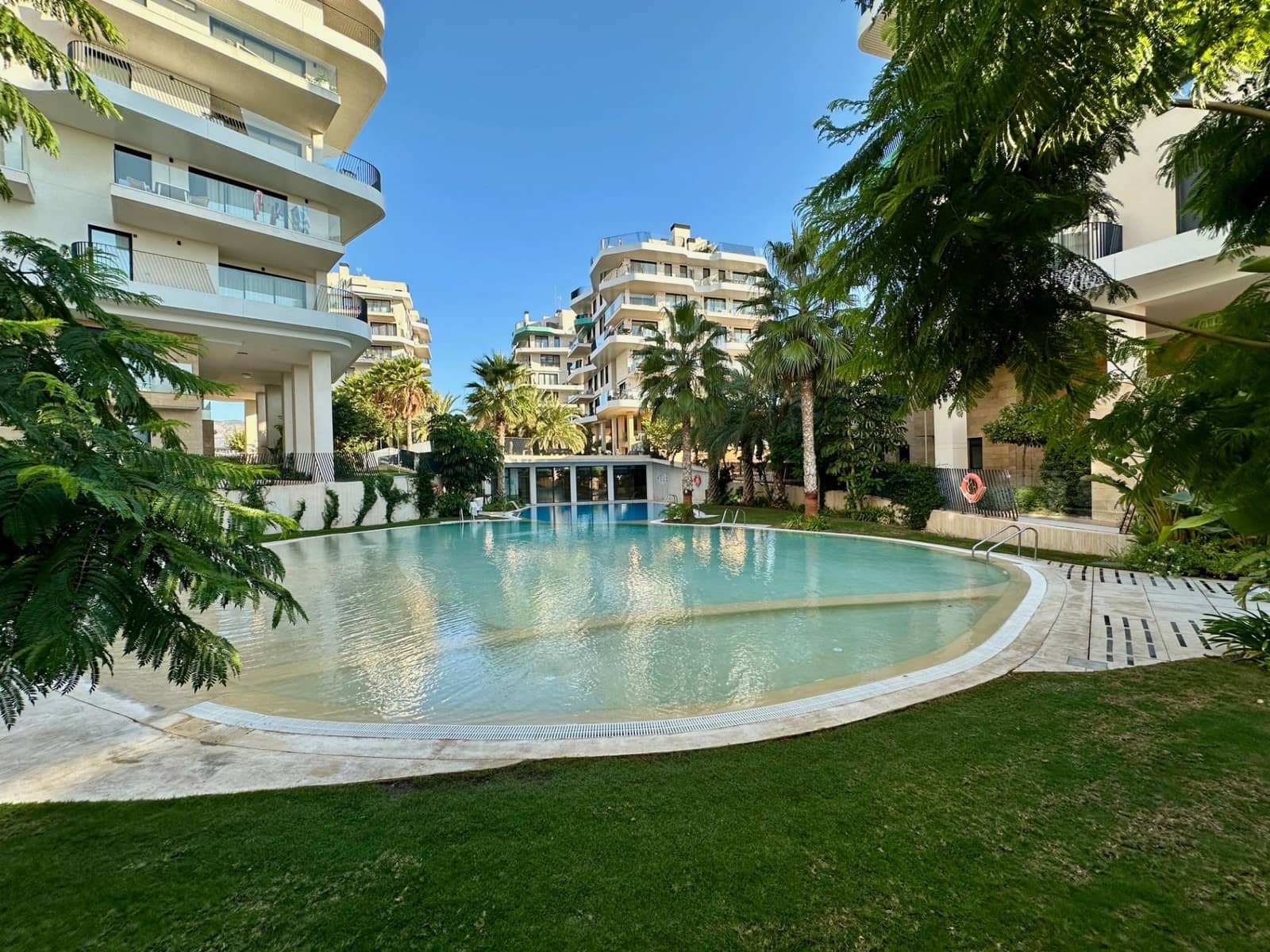 2 soveværelse Lejlighed til leje i La Villajoyosa / Vila Joiosa med swimmingpool - € 1.900 (Ref: 10005624)