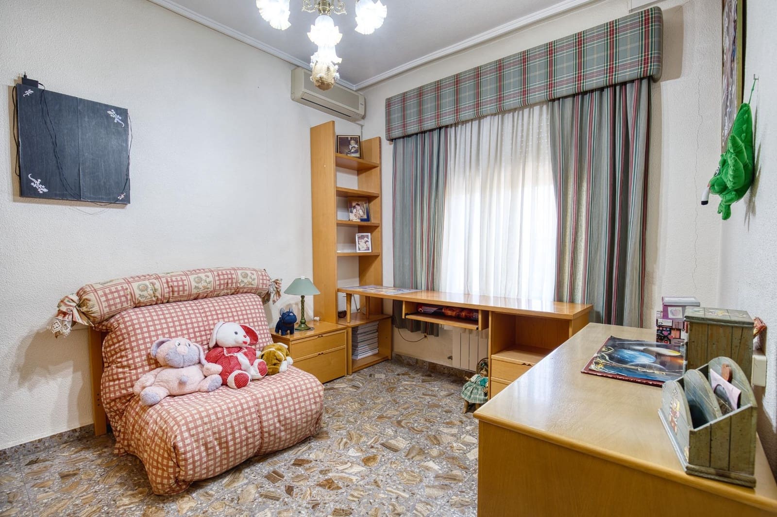 5 bedroom Villa for sale in Orihuela with garage - € 299,900 (Ref: 10009095)