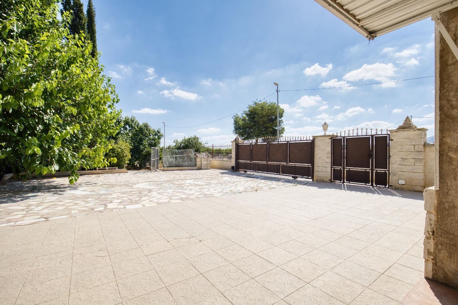 5 bedroom Villa for sale in Orihuela with garage - € 299,900 (Ref: 10009095)