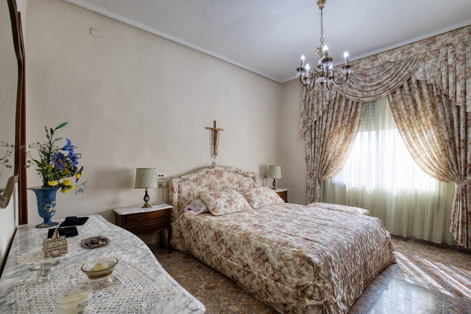 5 bedroom Villa for sale in Orihuela with garage - € 299,900 (Ref: 10009095)