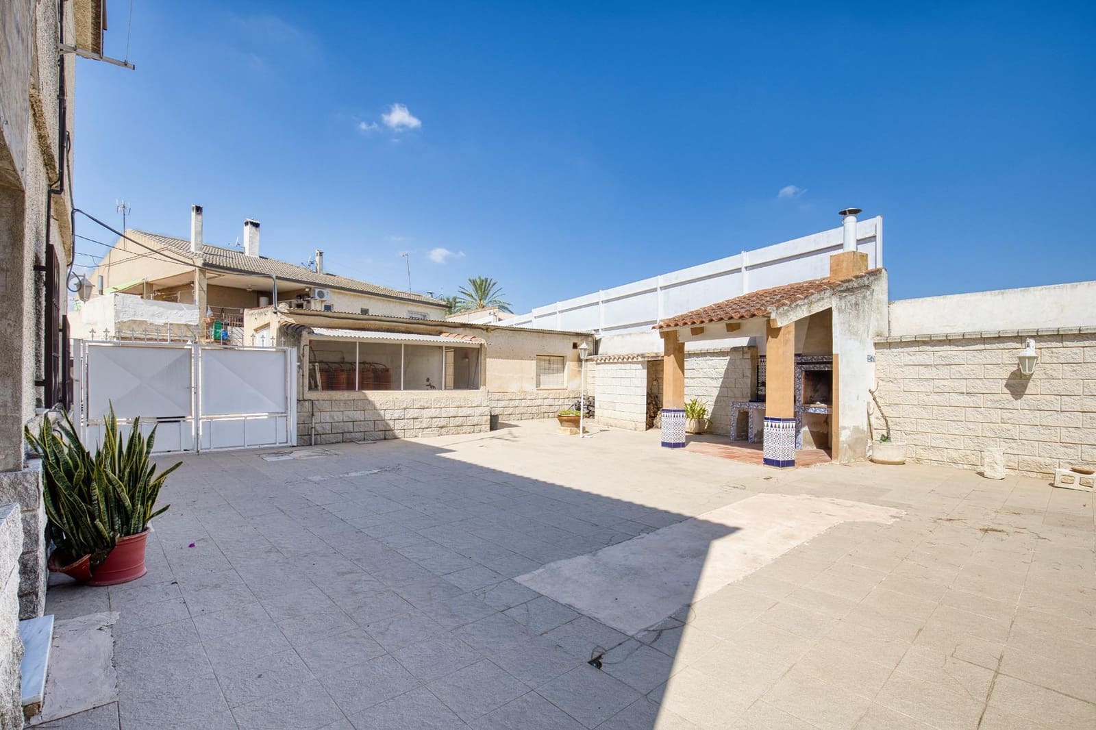 5 bedroom Villa for sale in Orihuela with garage - € 299,900 (Ref: 10009095)