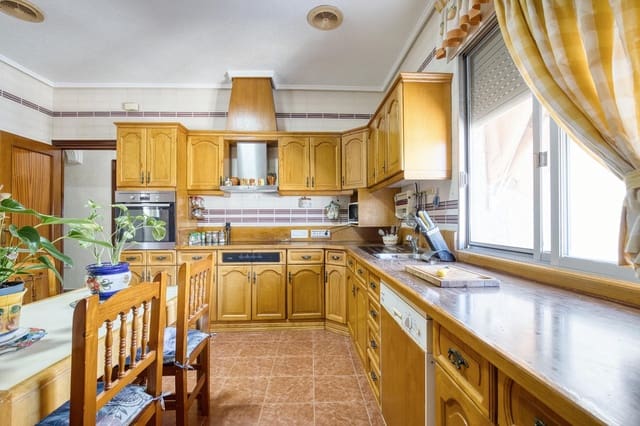 5 bedroom Villa for sale in Montepinar - La Aparecida - Raiguero, Orihuela with garage - € 299,900 (Ref: 10009095)