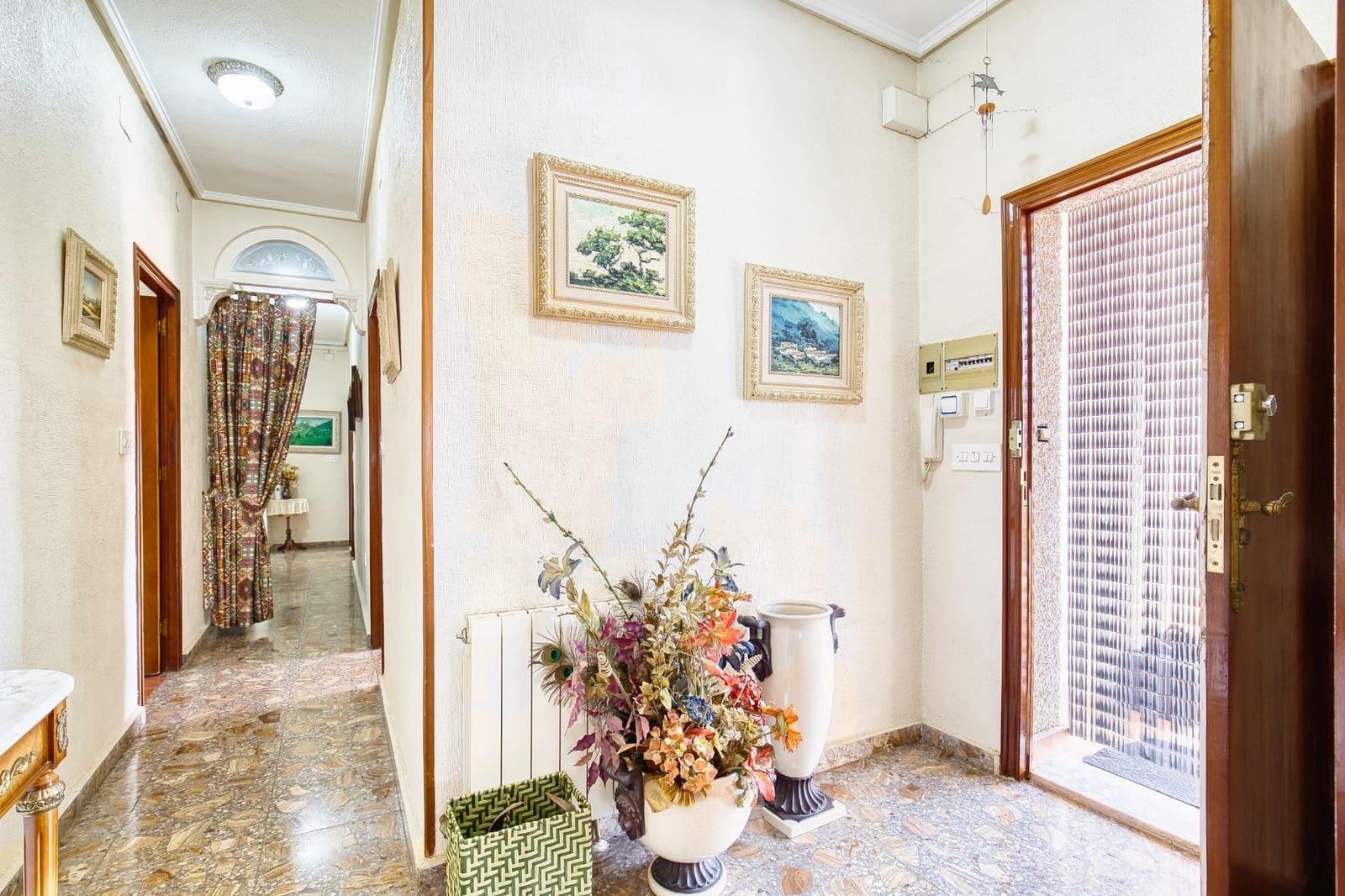 5 bedroom Villa for sale in Orihuela with garage - € 299,900 (Ref: 10009095)