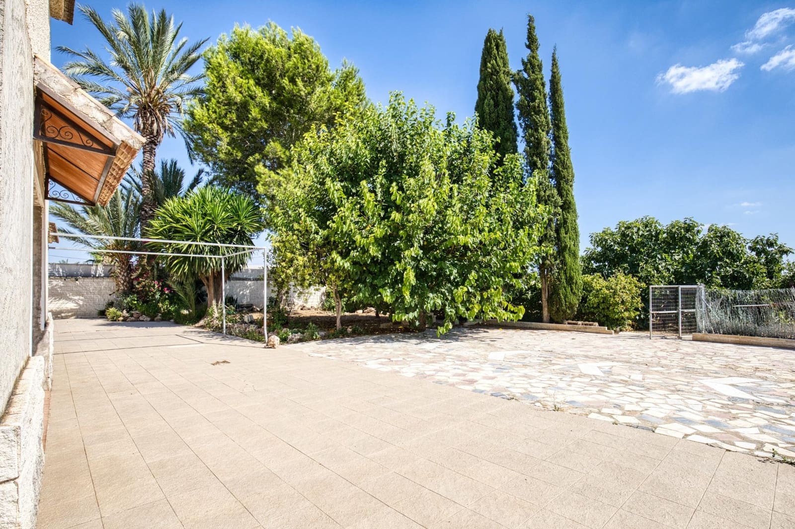 5 bedroom Villa for sale in Orihuela with garage - € 299,900 (Ref: 10009095)