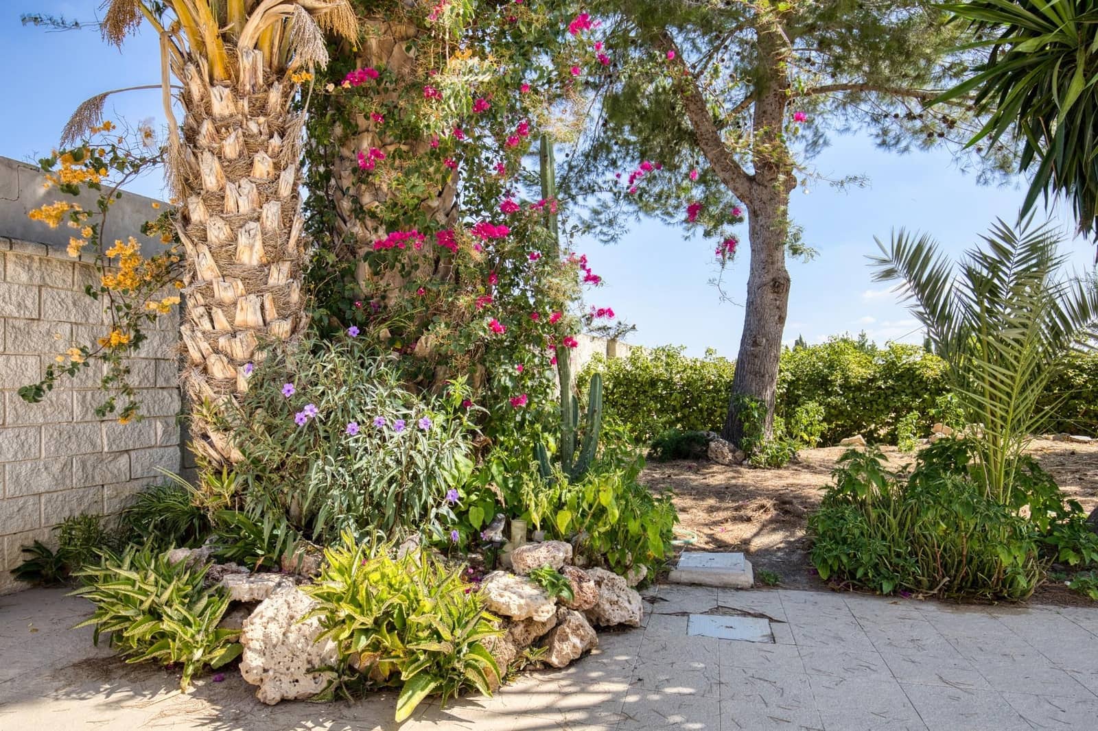 5 bedroom Villa for sale in Orihuela with garage - € 299,900 (Ref: 10009095)