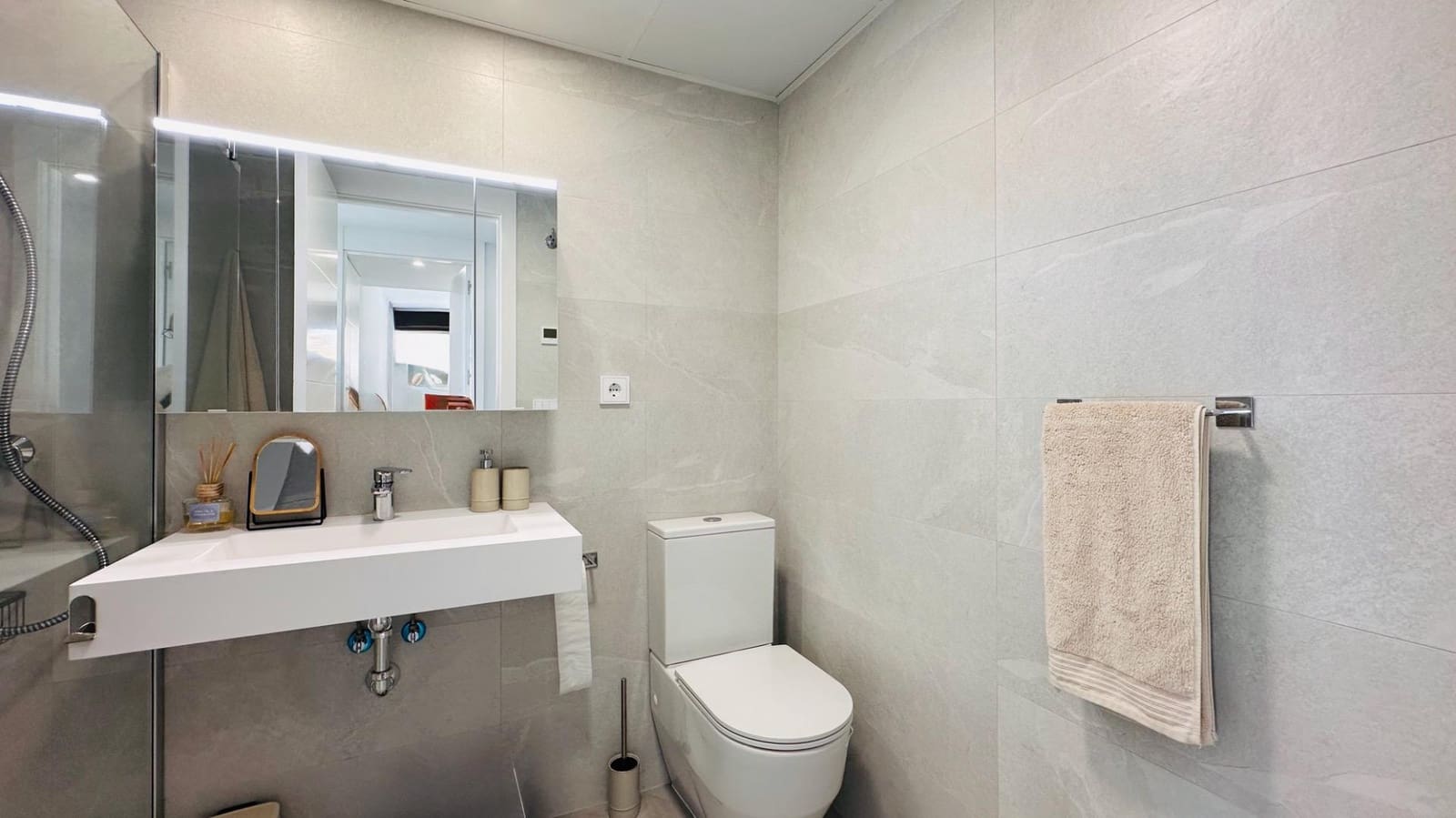 2 Zimmer Apartment zu vermieten in Finestrat mit Pool Garage - 2.050 € (Ref: 10011471)