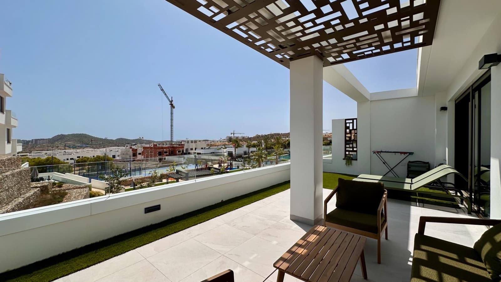 2 Zimmer Apartment zu vermieten in Finestrat mit Pool Garage - 2.050 € (Ref: 10011471)