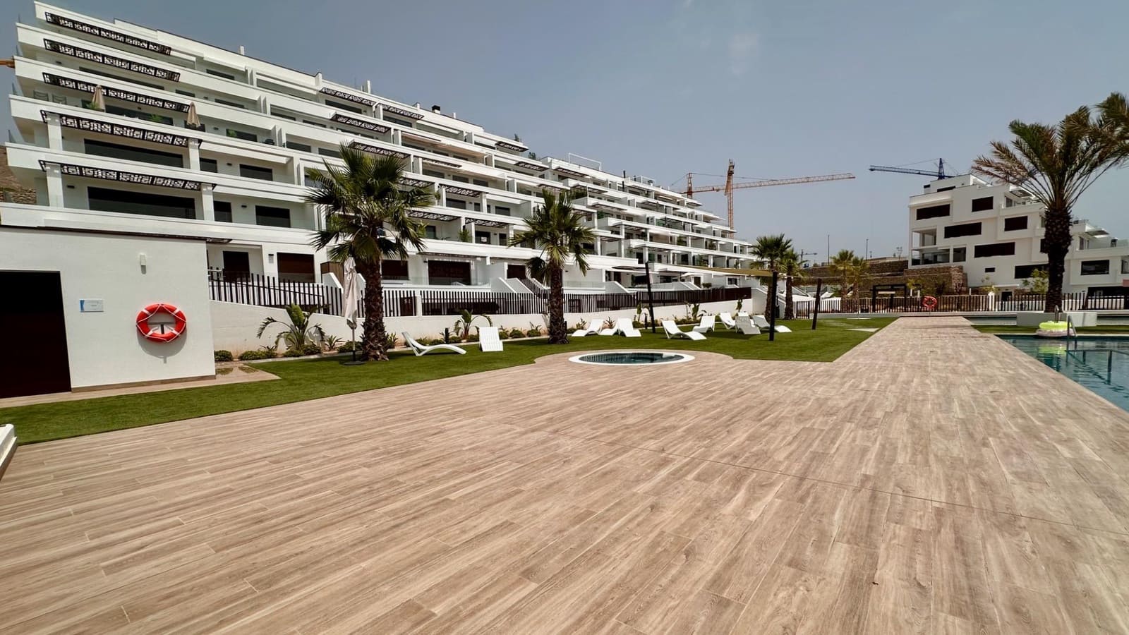 2 Zimmer Apartment zu vermieten in Finestrat mit Pool Garage - 2.050 € (Ref: 10011471)