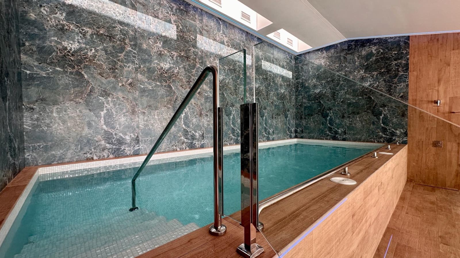 2 Zimmer Apartment zu vermieten in Finestrat mit Pool Garage - 2.050 € (Ref: 10011471)