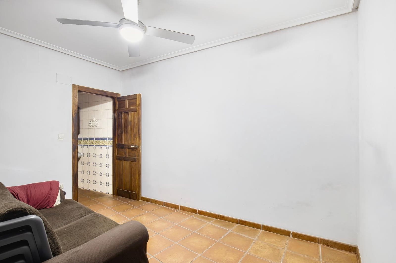 6 bedroom Townhouse for sale in Novelda with garage - € 335,000 (Ref: 10011475)