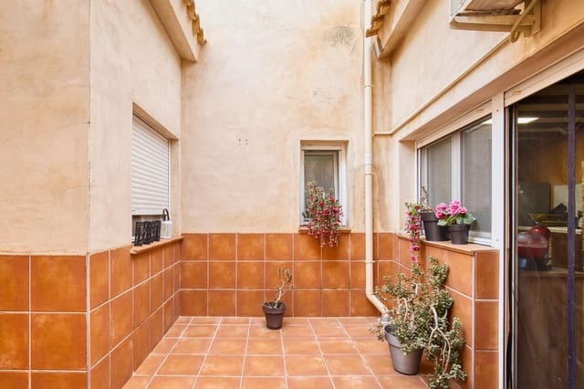 6 bedroom Townhouse for sale in Novelda with garage - € 335,000 (Ref: 10011475)
