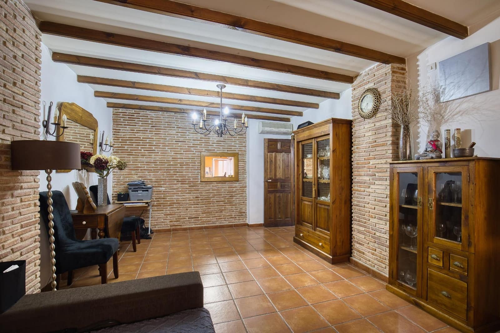 6 bedroom Townhouse for sale in Novelda with garage - € 335,000 (Ref: 10011475)