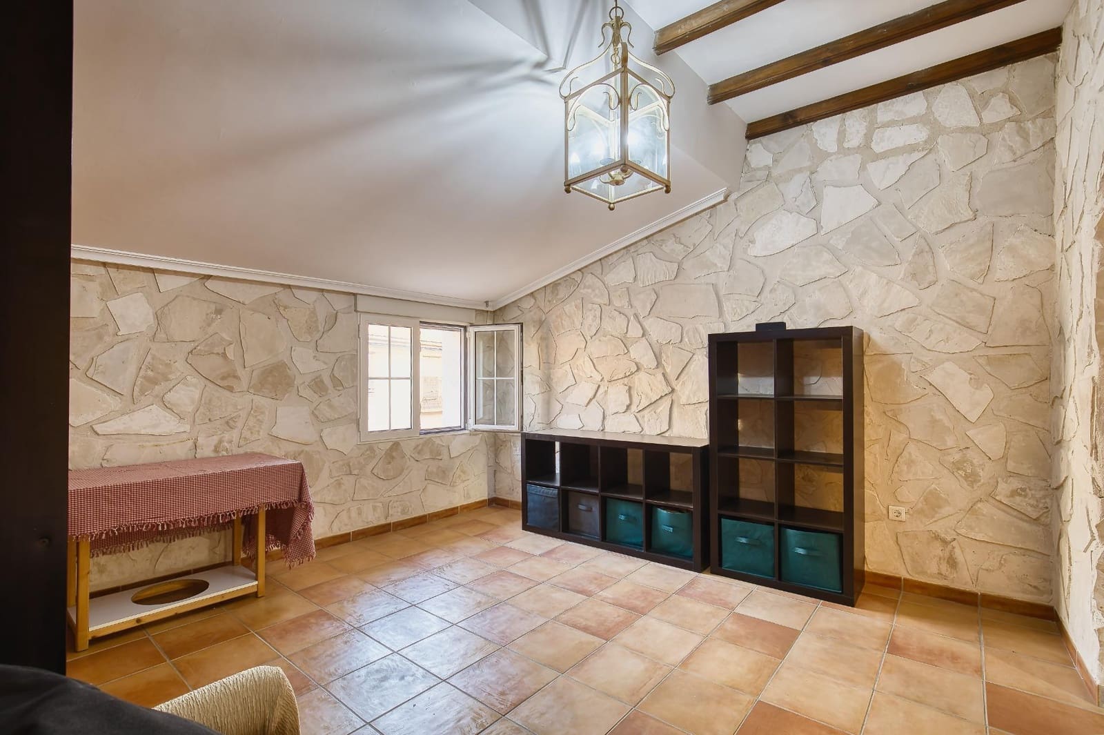 6 bedroom Townhouse for sale in Novelda with garage - € 335,000 (Ref: 10011475)