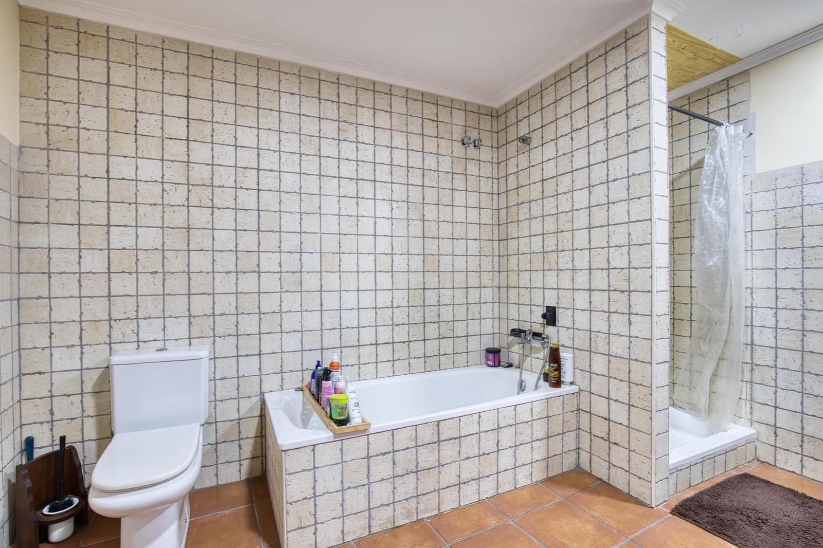6 bedroom Townhouse for sale in Novelda with garage - € 335,000 (Ref: 10011475)
