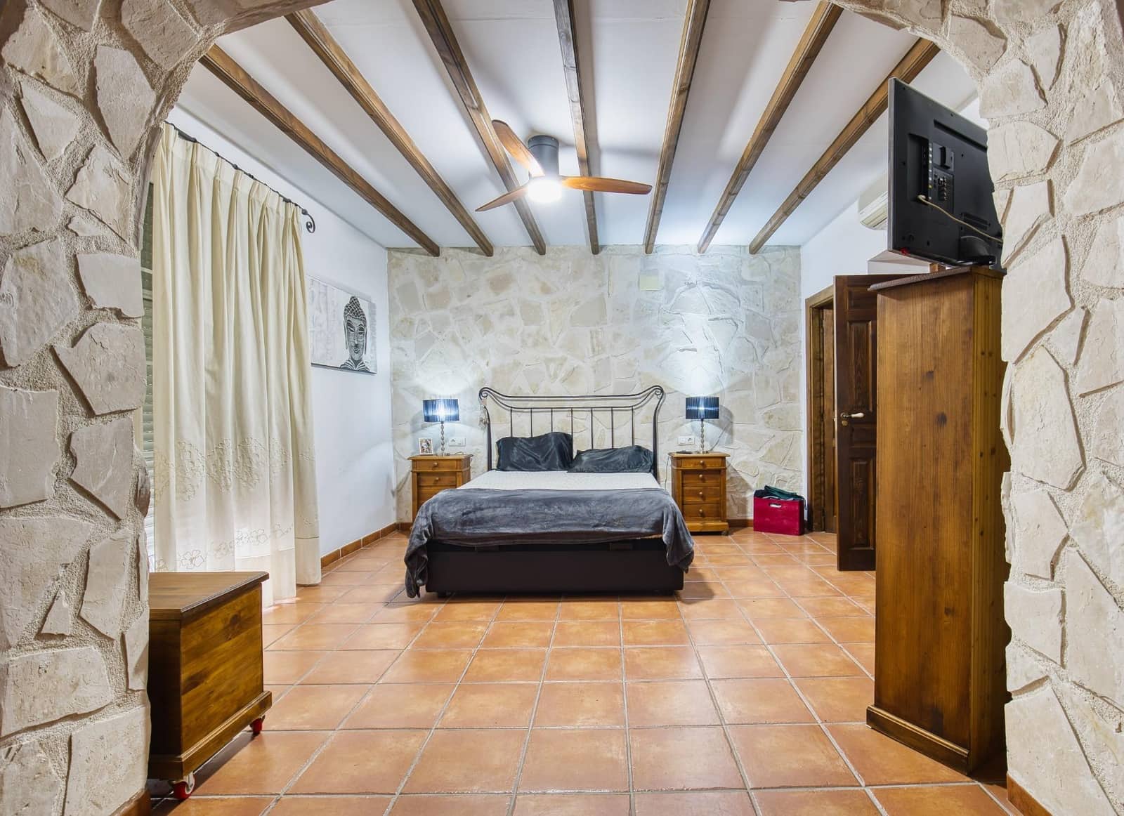 6 bedroom Townhouse for sale in Novelda with garage - € 335,000 (Ref: 10011475)