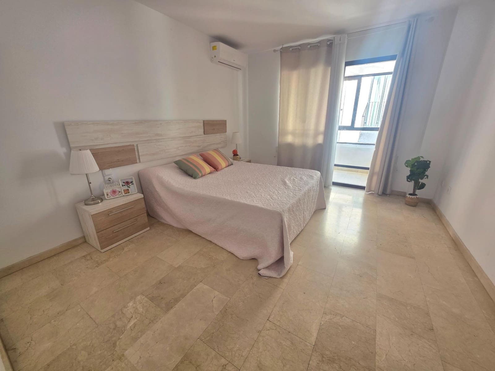 4 bedroom Flat for sale in Alicante / Alacant city - € 348,000 (Ref: 10013352)