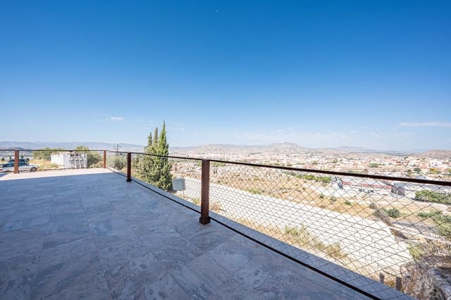 5 bedroom Villa for sale in Petrel / Petrer with pool garage - € 586,000 (Ref: 10013353)