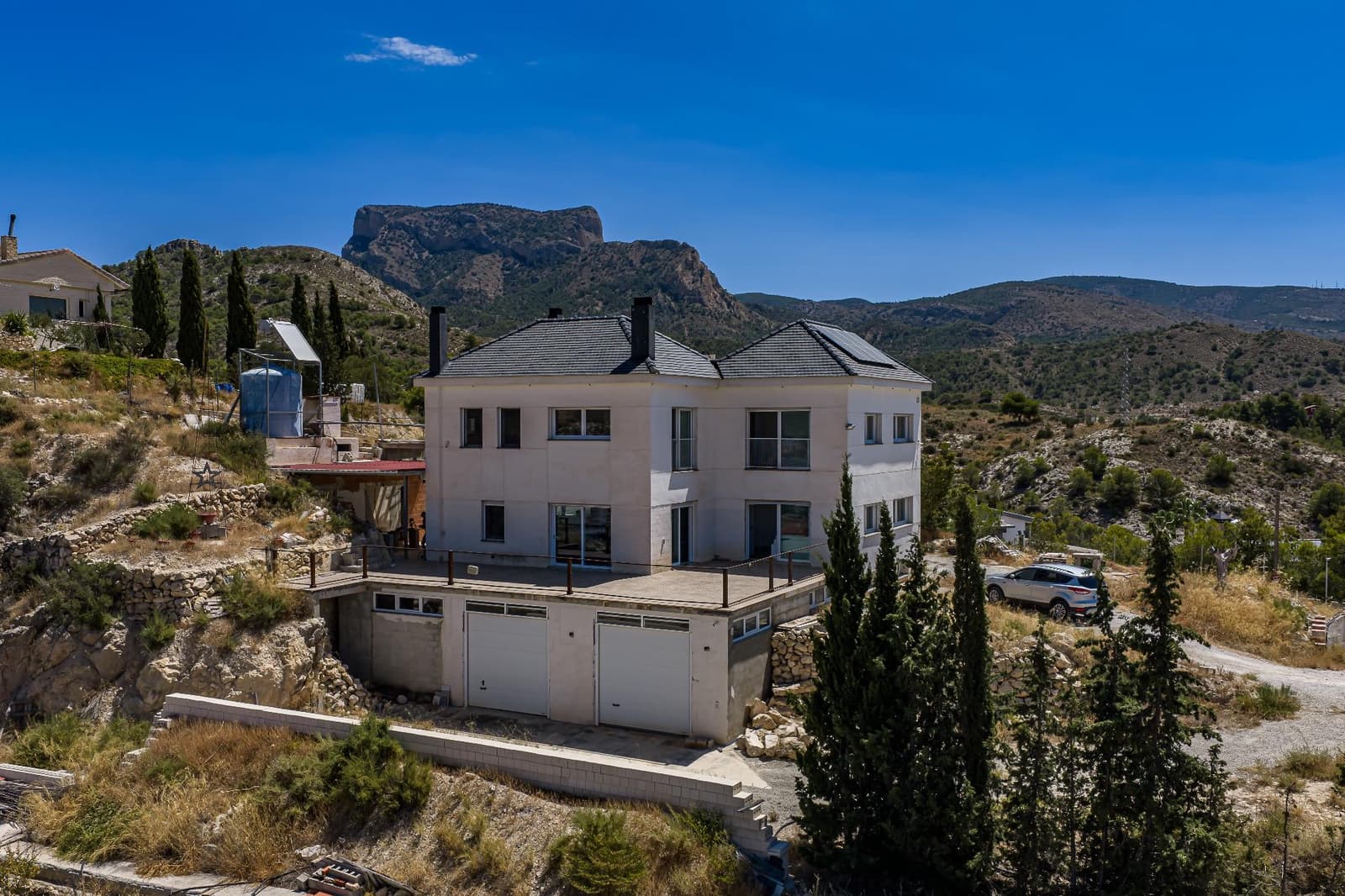 5 bedroom Villa for sale in Petrel / Petrer with pool garage - € 586,000 (Ref: 10013353)