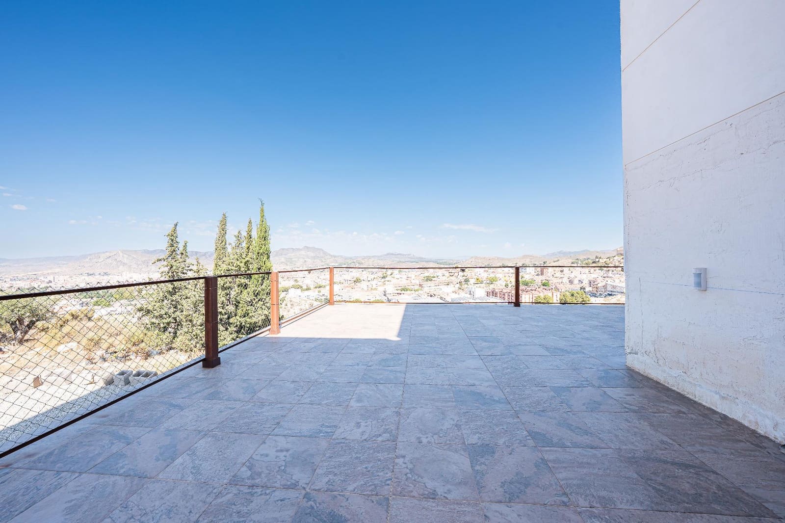 5 bedroom Villa for sale in Petrel / Petrer with pool garage - € 586,000 (Ref: 10013353)