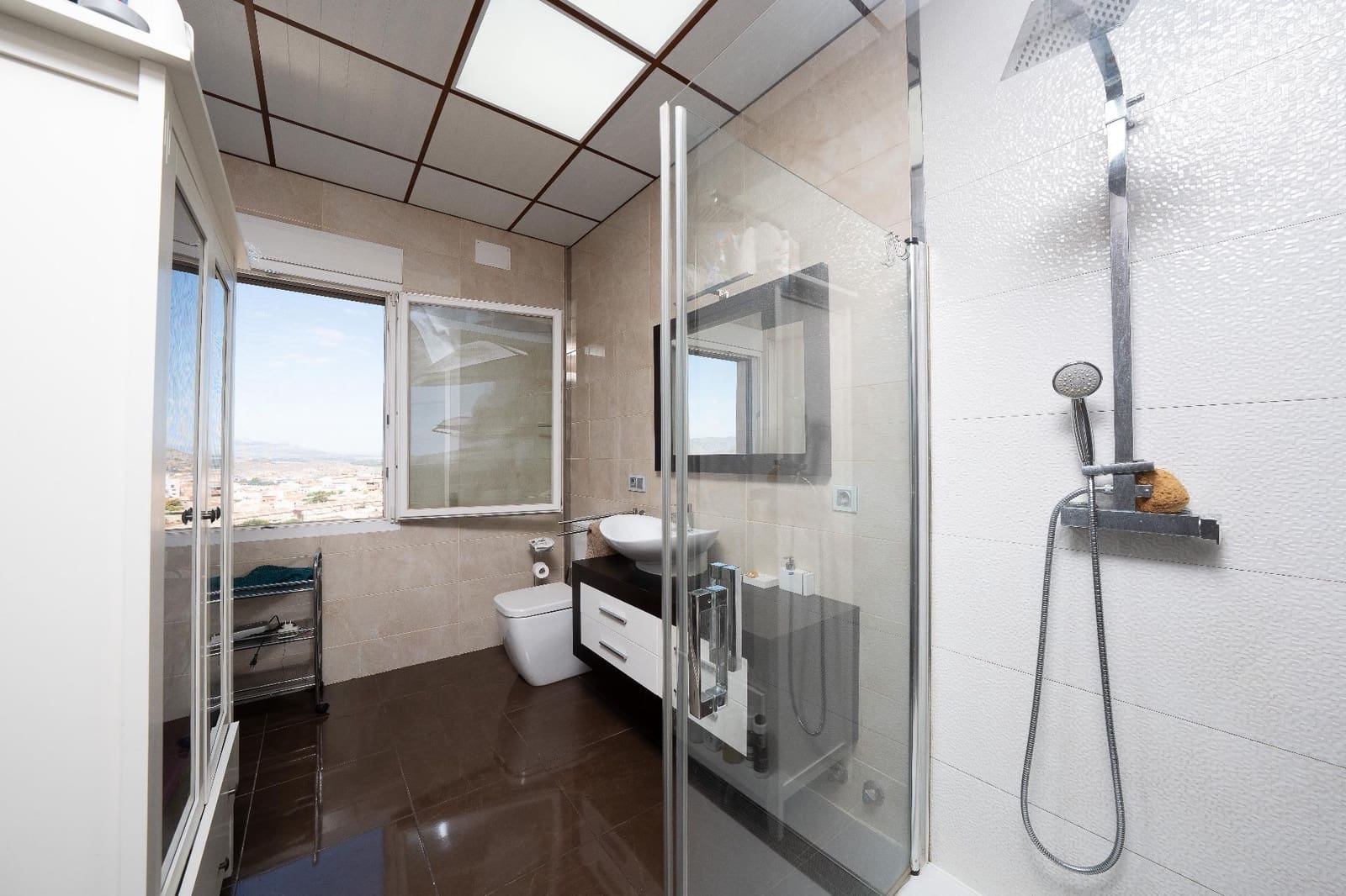 5 bedroom Villa for sale in Petrel / Petrer with pool garage - € 586,000 (Ref: 10013353)