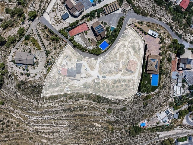 5 bedroom Villa for sale in Petrel / Petrer with pool garage - € 586,000 (Ref: 10013353)
