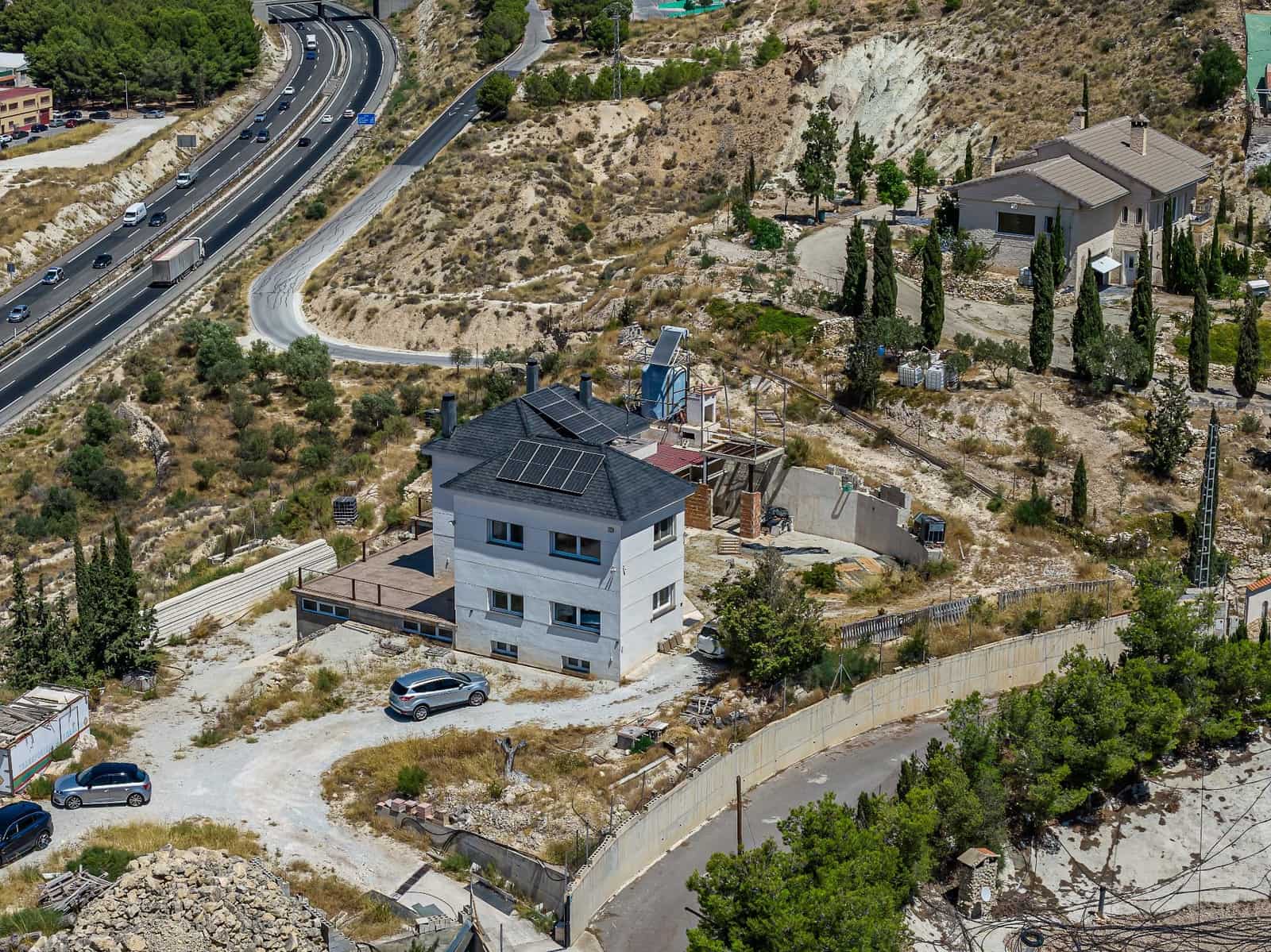5 bedroom Villa for sale in Petrel / Petrer with pool garage - € 586,000 (Ref: 10013353)