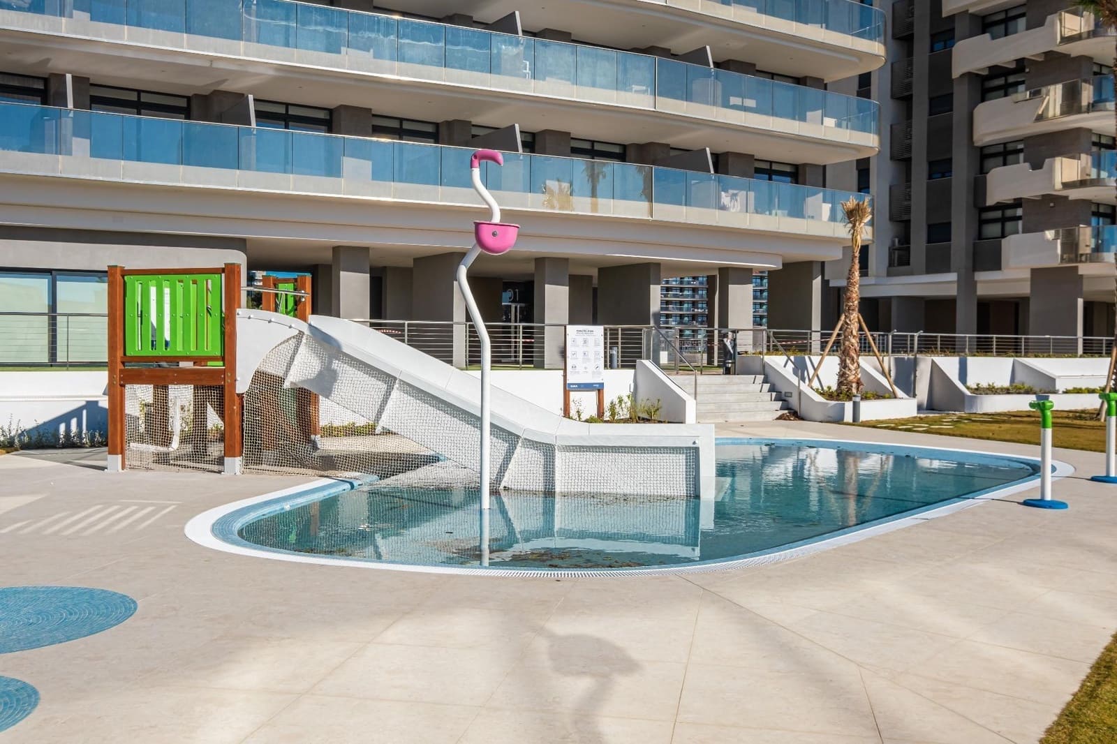 2 bedroom Apartment for rent in Benidorm with pool - € 2,200 (Ref: 10019215)