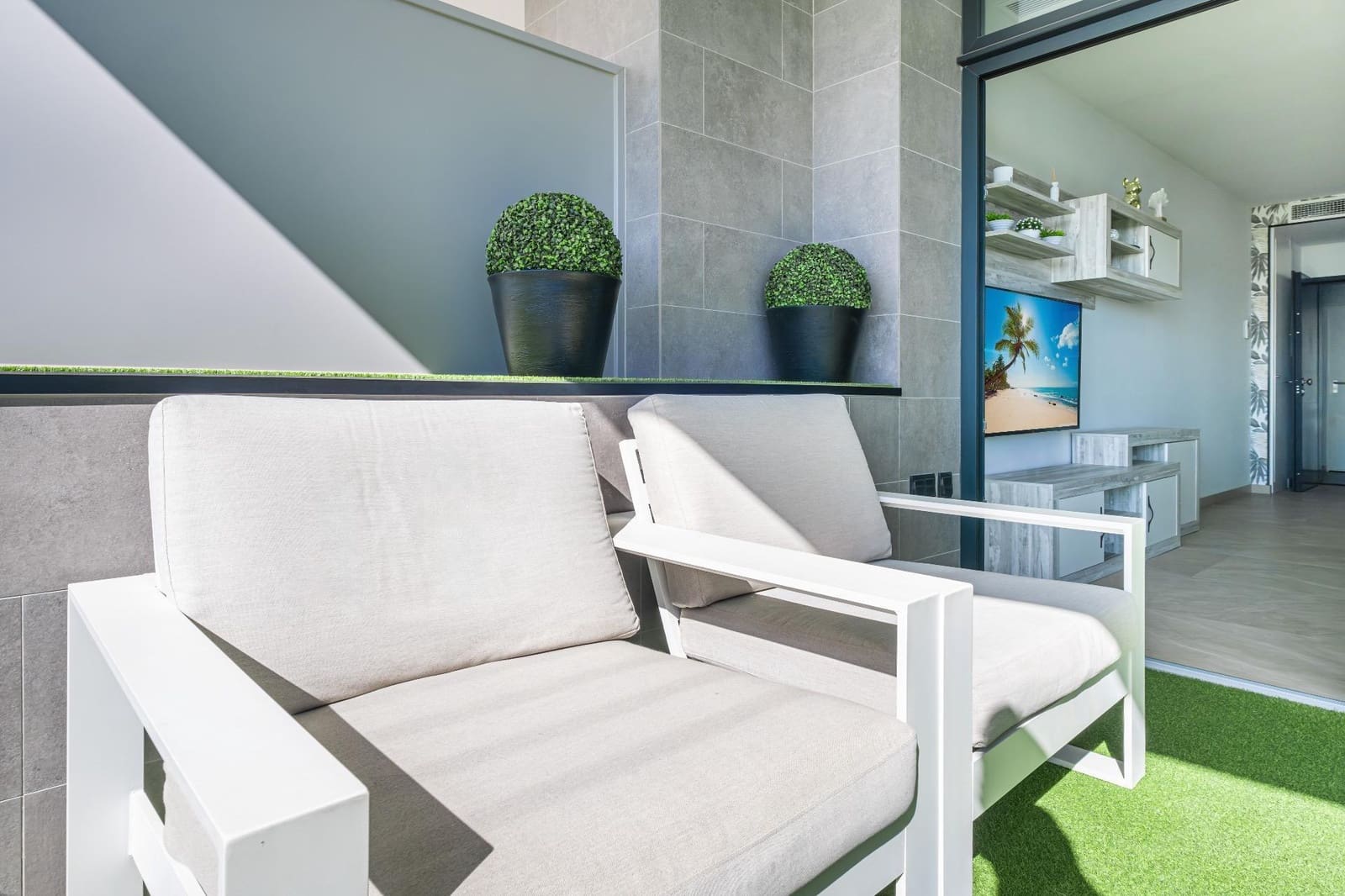 2 bedroom Apartment for rent in Benidorm with pool - € 2,200 (Ref: 10019215)