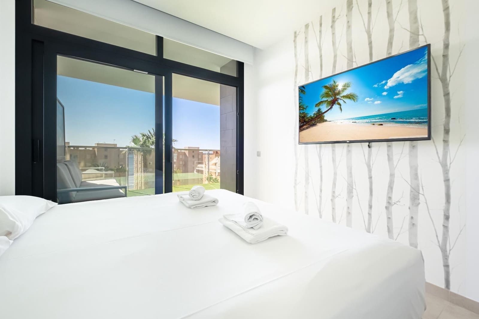2 bedroom Apartment for rent in Benidorm with pool - € 2,200 (Ref: 10019215)