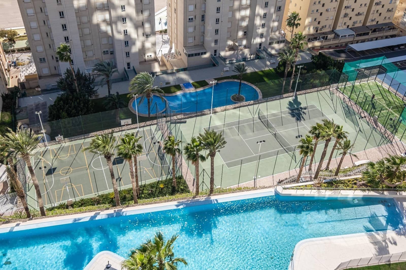 2 bedroom Apartment for rent in Benidorm with pool - € 2,200 (Ref: 10019215)